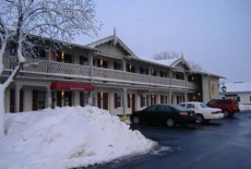 Отель Chalet Motel Of Mequon в городе Меквон, США