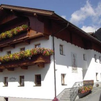 Отель Naflerhof в городе Обертиллиах, Австрия