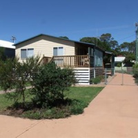 Отель Inlet Views Holiday Lodge Motel в городе Нарума, Австралия