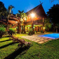 Отель Away Paradise Chiang Mai Villa в городе Сан-Сай, Таиланд