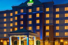 Отель Holiday Inn Express Hotel & Suites Bowmanville в городе Боуменвилл, Канада