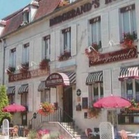 Отель Hotel Bergerand's Au Relais de la Belle Etoile в городе Шабли, Франция