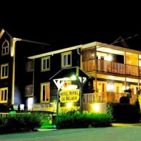 Отель Hotel-Motel Le Beluga в городе Тадуссак, Канада