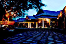 Отель Grand Trisula Hotel City Resort в городе Индрамаю, Индонезия