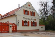Отель Napvirag-Haz в городе Жира, Венгрия