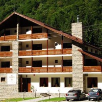 Отель Cabana Conacul Ursului в городе Piscu Negru, Румыния