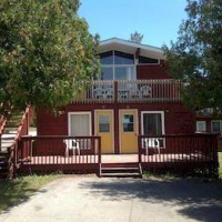 Отель Tobermory Lodge-Cottages & Chalets в городе Тобермори, Канада