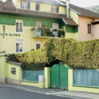 Отель Hotel Les Alpes в городе Аллевар, Франция