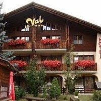 Отель Hotel La Val Sedrun в городе Tujetsch, Швейцария