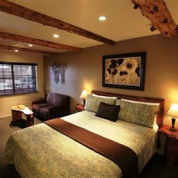 Отель Sleepy Hollow Cabins and Motel в городе Крестлайн, США