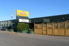 Отель Adventure Inn and Conference Center в городе Форт Франсес, Канада