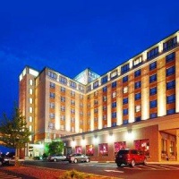 Отель Comfort Inn & Suites Boston Logan International Airport в городе Ревир, США