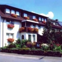 Отель Adolphs Fruhstuckspension в городе Бад-Штаффельштайн, Германия