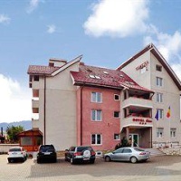 Отель Eden Hotel and Bungalows в городе Кымпулунг-Молдовенеск, Румыния