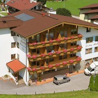 Отель Hotel Gasthof Alpenhof в городе Целль-на-Циллере, Австрия