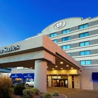 Отель Hilton Suites Winnipeg Airport в городе Виннипег, Канада