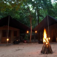 Отель Mahoora Tented Safari Camps в городе Катарагама, Шри-Ланка
