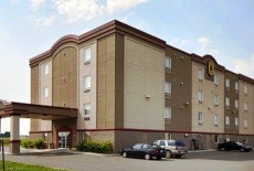 Отель Super 8 Motel West Vaudreuil в городе Водрёй-Дорьон, Канада