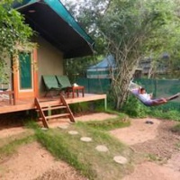Отель Kulu Safaris Mobile Tented Camping в городе Катарагама, Шри-Ланка