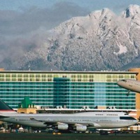 Отель Fairmont Vancouver Airport в городе Ричмонд, Канада