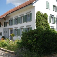 Отель Homestay In Near Zurich Trasadingen в городе Халлау, Швейцария