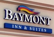 Отель Baymont Inn and Suites St Ignace Lakefront в городе Сейнт Игнас, США