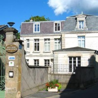 Отель Le Belvedere des Remparts в городе Лангр, Франция