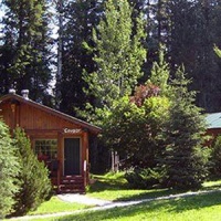 Отель Hillside Lodge and Chalets в городе Голден, Канада