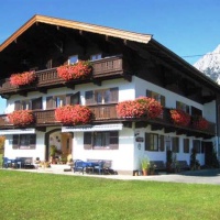 Отель Bauernhof Apartements Vorderwildschwendt в городе Эльмау, Австрия