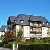 Отель Apartment Le Clos Mathilde в городе Кабур, Франция