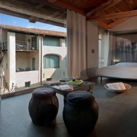 Отель Timeless Rooms в городе Ла-Морра, Италия