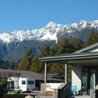Отель Fox Glacier Holiday Park & Motels в городе Фокс Глейшер, Новая Зеландия