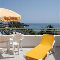 Отель Apartamentos Playa Delphin в городе Лос Лланос де Аридане, Испания