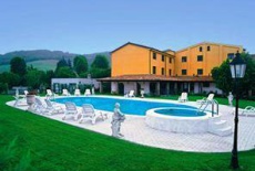 Отель Hotel Cavalieri Fornovo di Taro в городе Форново-ди-Таро, Италия