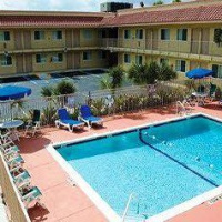 Отель Travelodge Riviera Beach West Palm в городе Ривьера Бич, США
