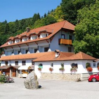 Отель Zur Bahn Gasthof в городе Хофамт-Приль, Австрия