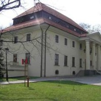 Отель Dwor Zieleniewskich в городе Тшебиня, Польша