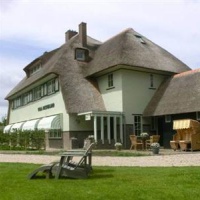 Отель Villa Nieuwland в городе Хипполитюсхуф, Нидерланды