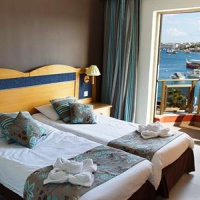 Отель 115 The Strand Aparthotel в городе Гзира, Мальта