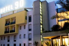 Отель Hotel 90 в городе Капурсо, Италия