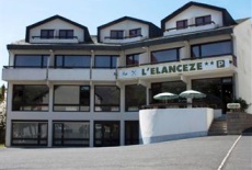Отель L'Elanceze в городе Тьезак, Франция