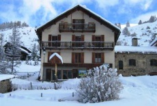 Отель Le Val d'Azur Molines-en-Queyras в городе Молин-ан-Кера, Франция