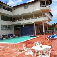 Отель Robin's Bay Village and Beach Resort в городе Robin's Bay, Ямайка