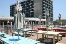 Отель DoubleTree Hotel Atlantic Beach Oceanfront в городе Эмералд Айл, США