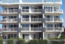 Отель Sandy Shores Apartments Caloundra в городе Голден Бич, Австралия