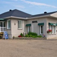 Отель Motel des Cascades в городе Бэ-Сен-Поль, Канада
