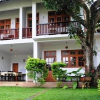Отель Little Paradise Tourist Guesthouse Holiday Home в городе Анурадхапура, Шри-Ланка