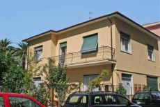 Отель Apartment - Arma di Taggia в городе Таджа, Италия