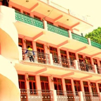 Отель Sun N Sky Tirthan Valley в городе Banjar, Индия