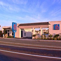 Отель Motel 6 Newport Beach в городе Коста-Меса, США